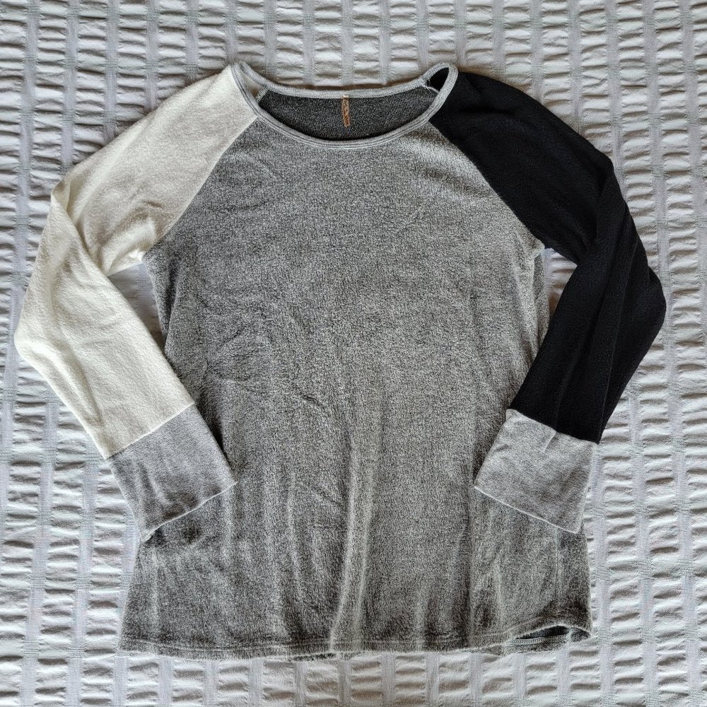 Long Sleeve Crew Color Block Arm and Trim